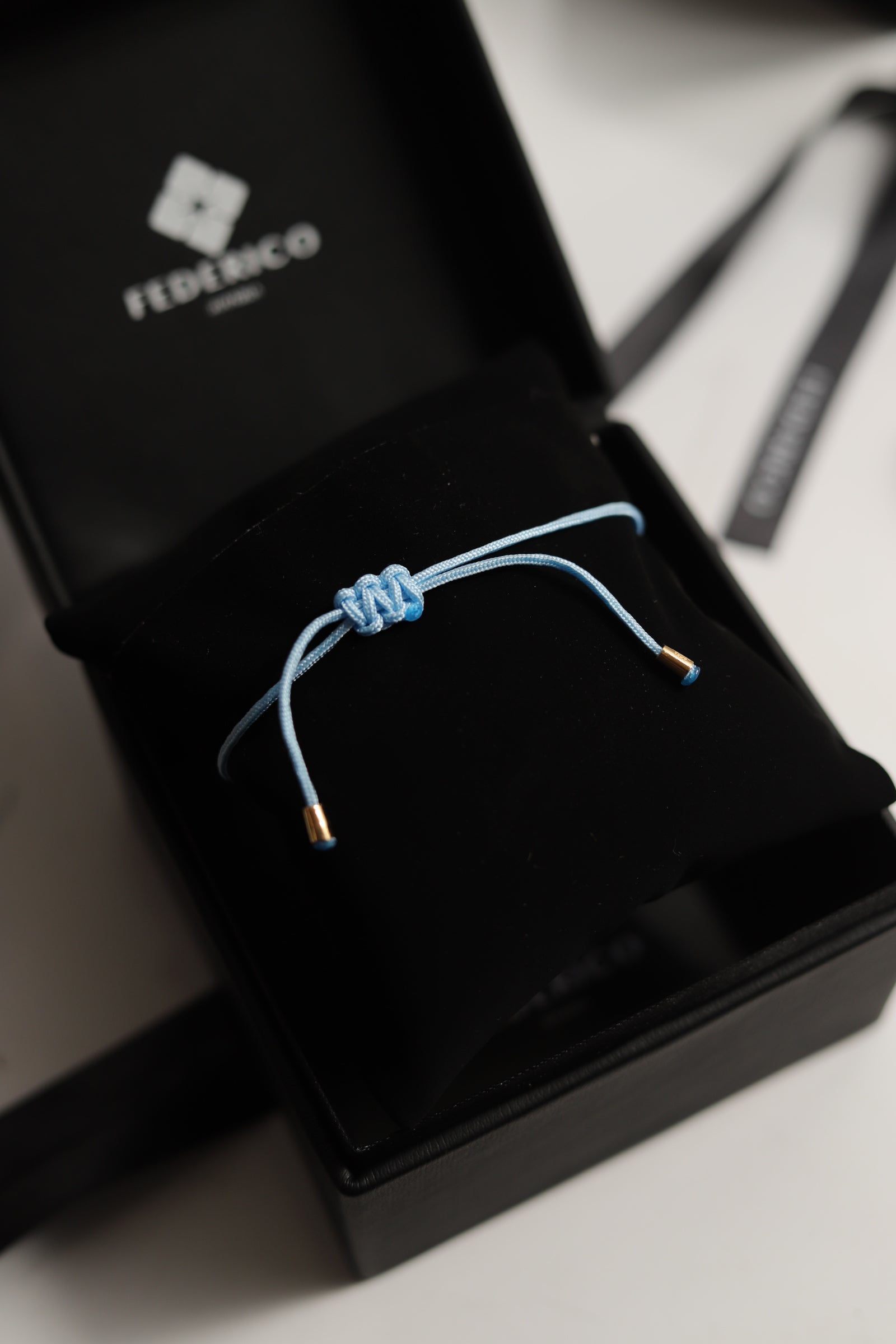 Inicial redonda bracalet oro 18kt