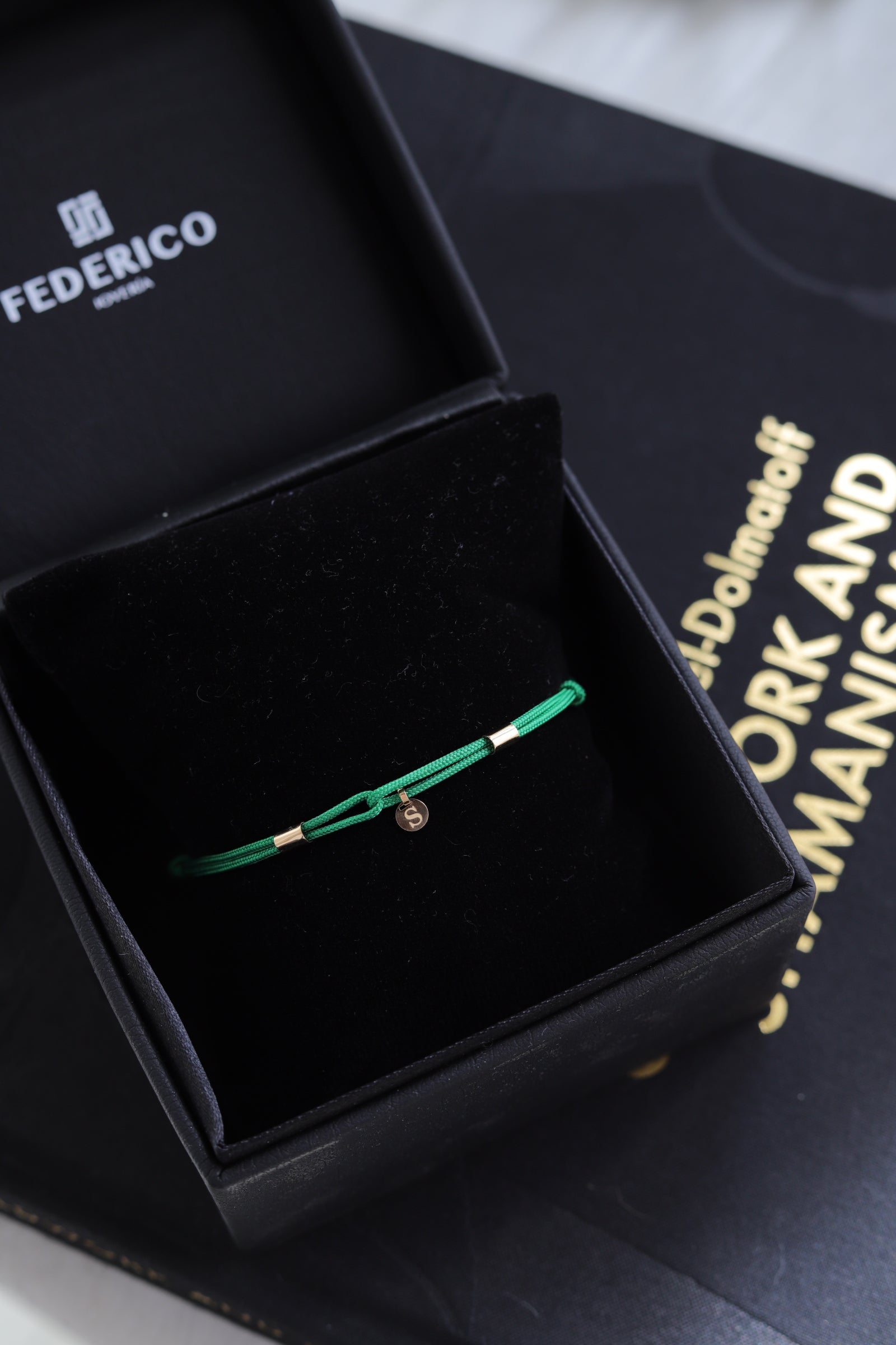 Infinito cordon inicial oro18kt
