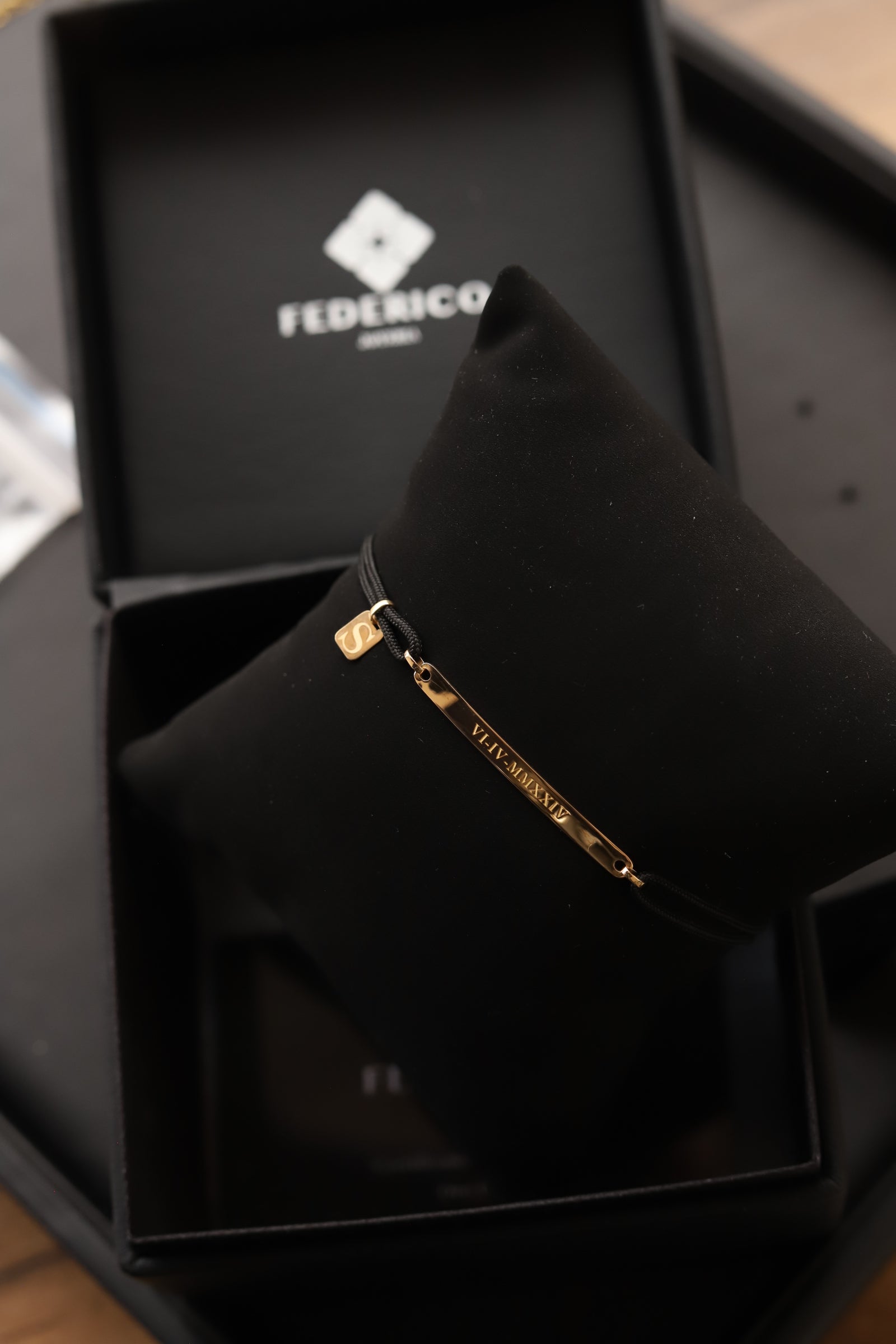 Esclava nombre tag oro 18kt