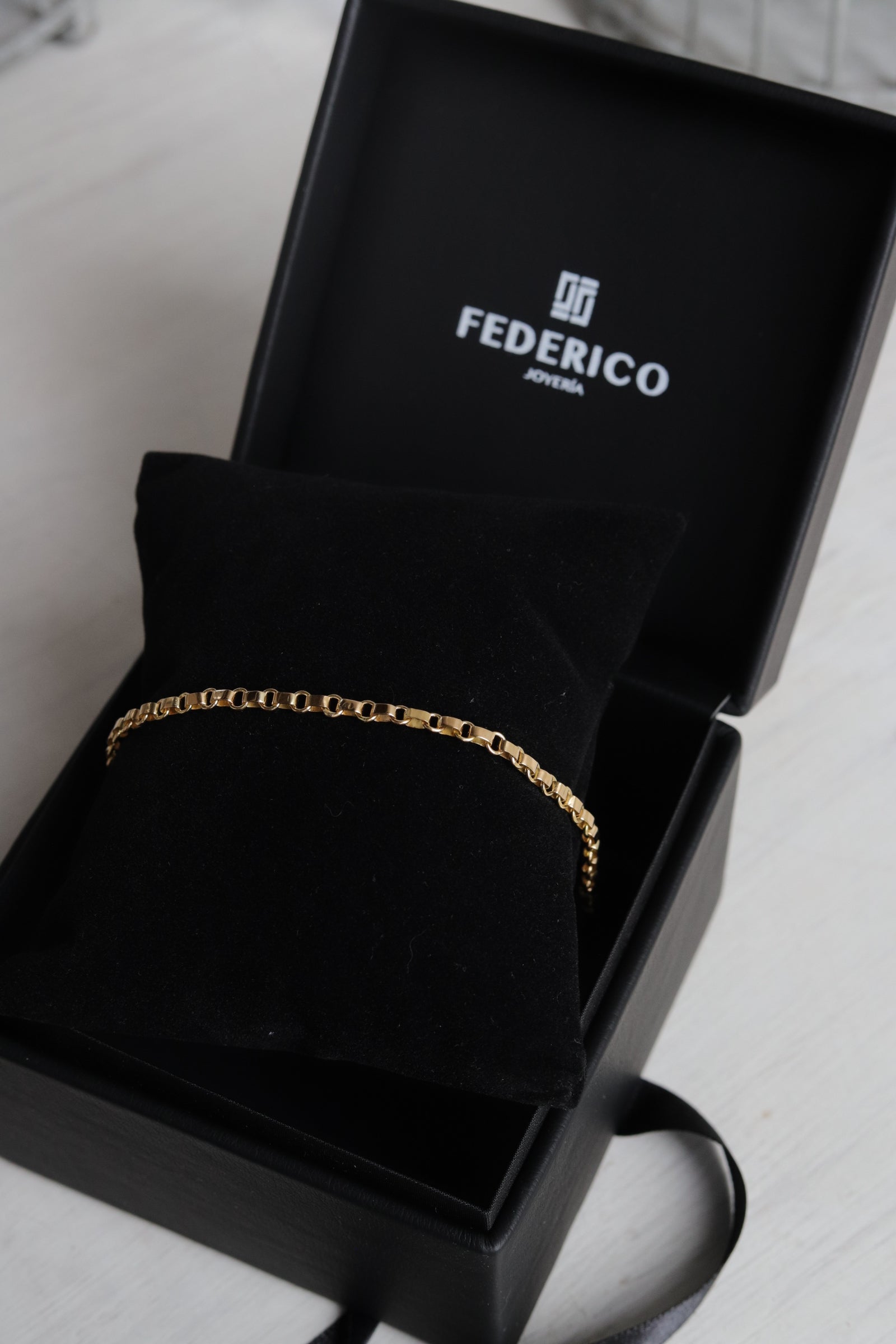 Pulsera tiberius eslabones cadena 18kt