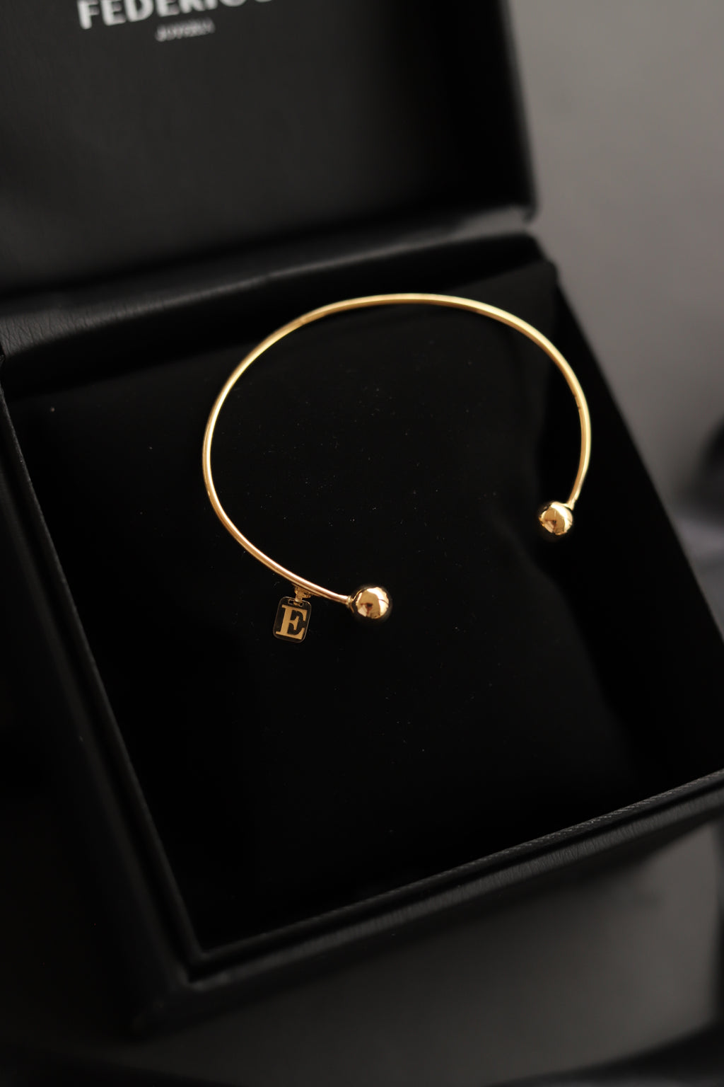 Supremo Doro tag 18KT Gold bracelet cuff