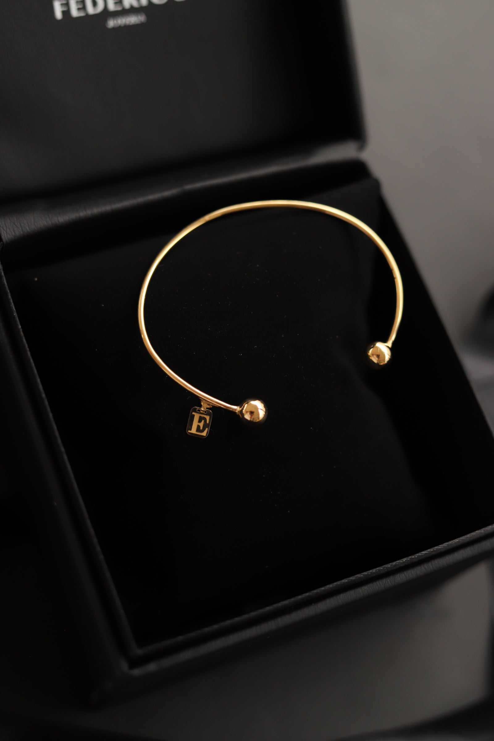 Supremo Doro tag 18KT Gold bracelet cuff