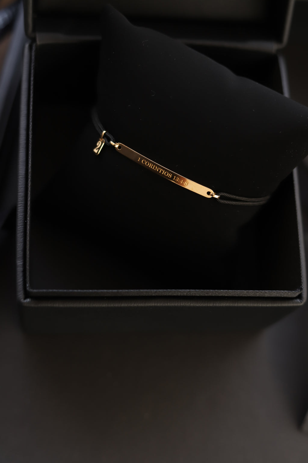 Esclava nombre tag oro 18kt