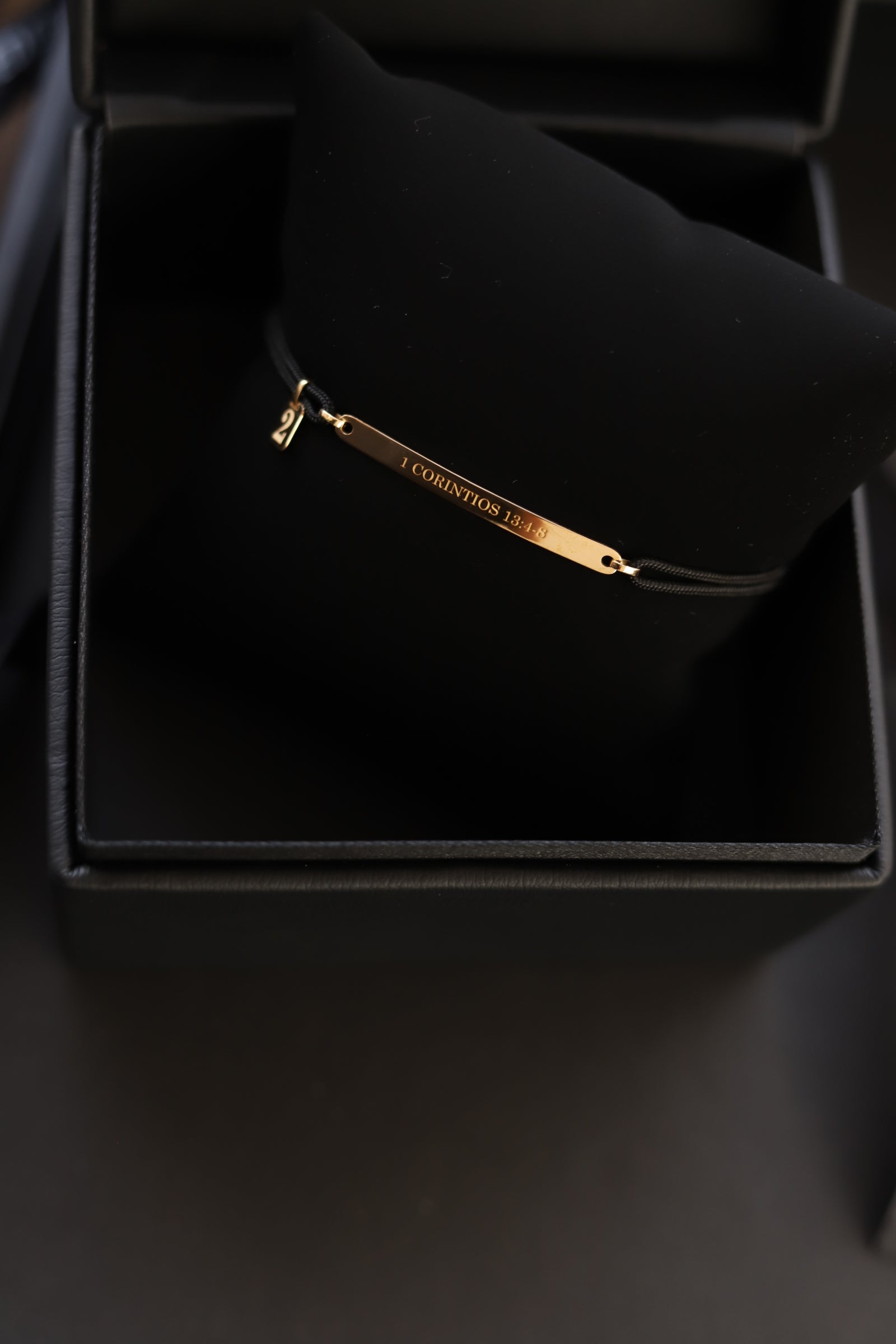 Esclava nombre tag oro 18kt