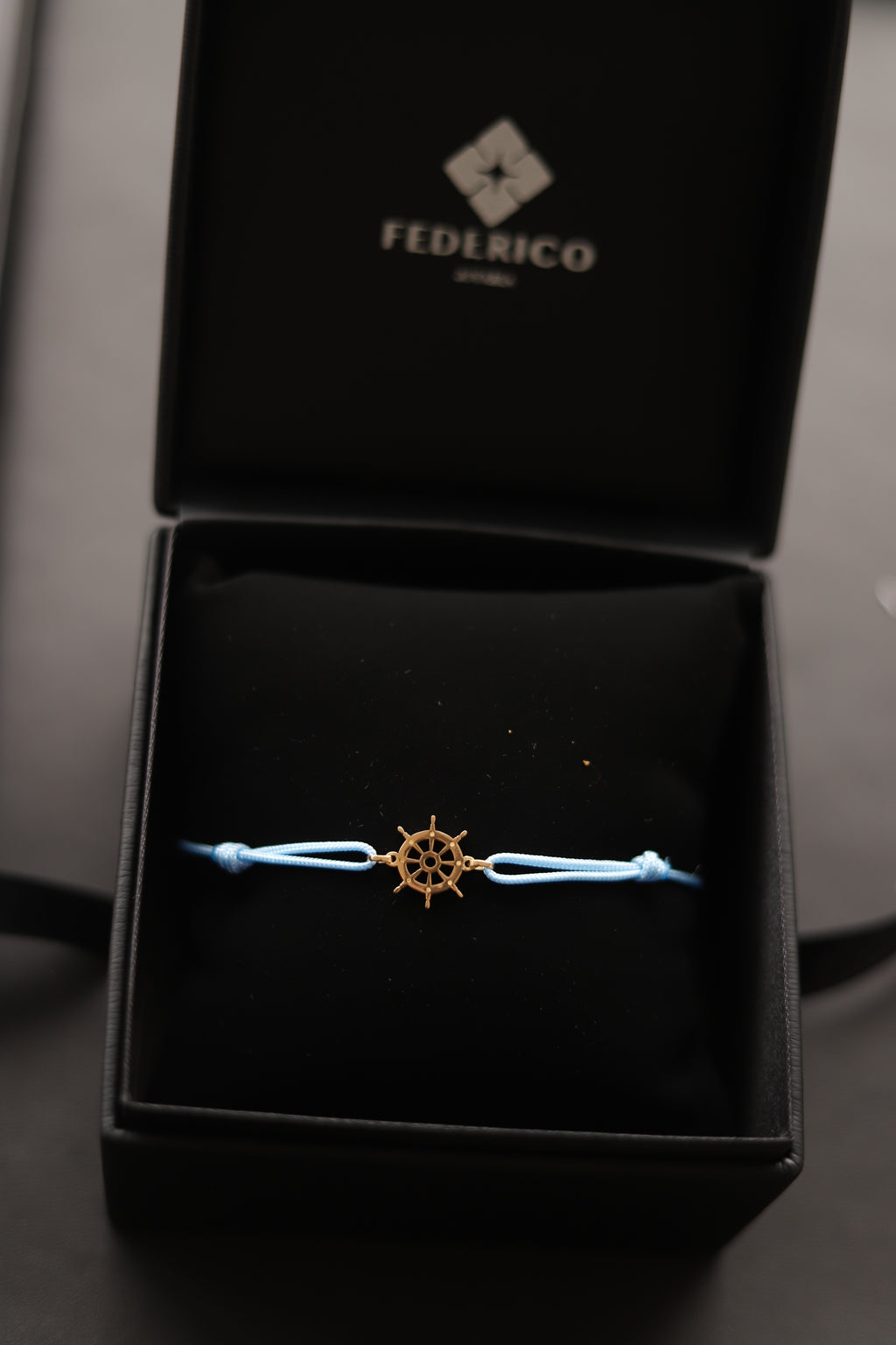Timón en oro de 18kt