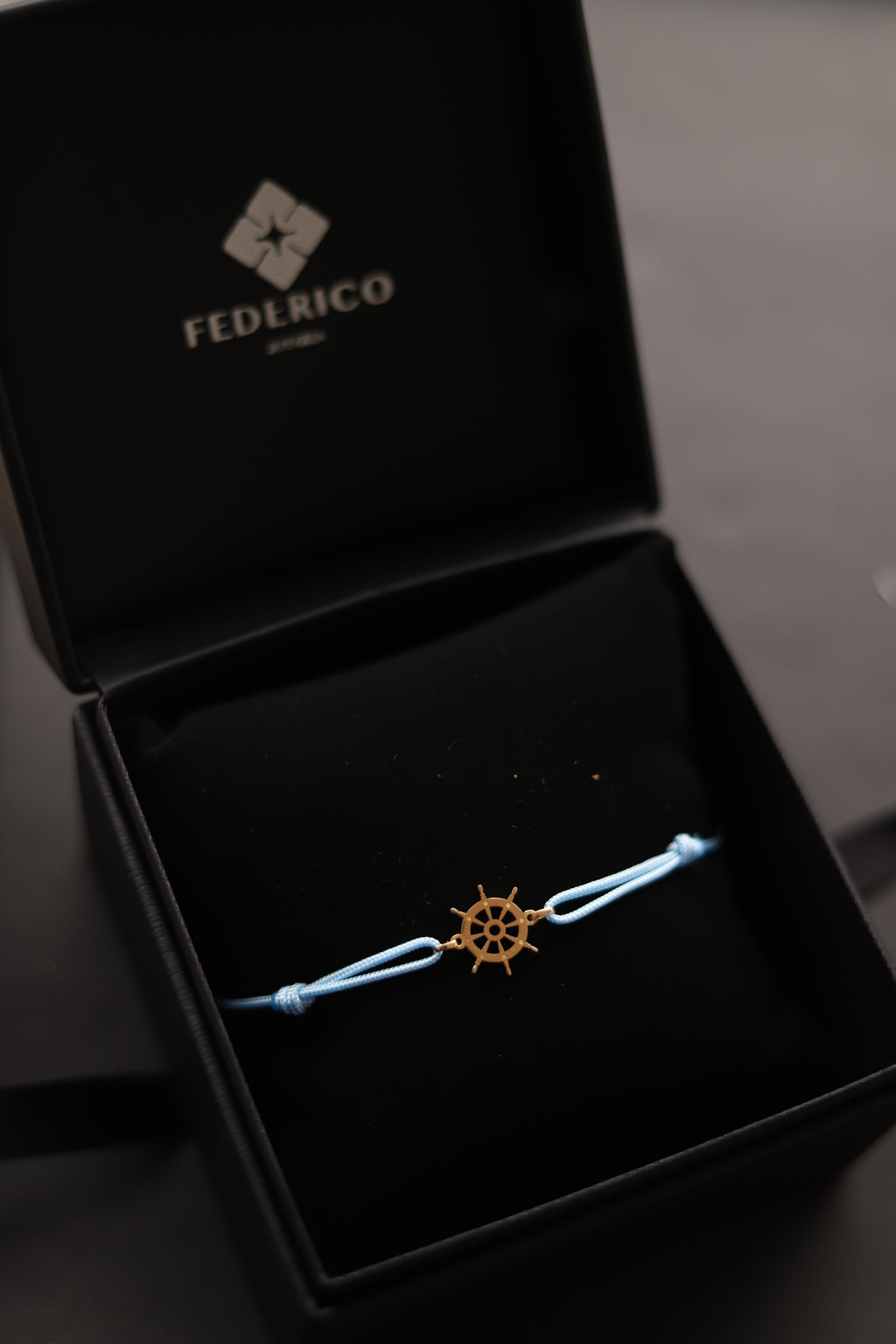 Timón en oro de 18kt