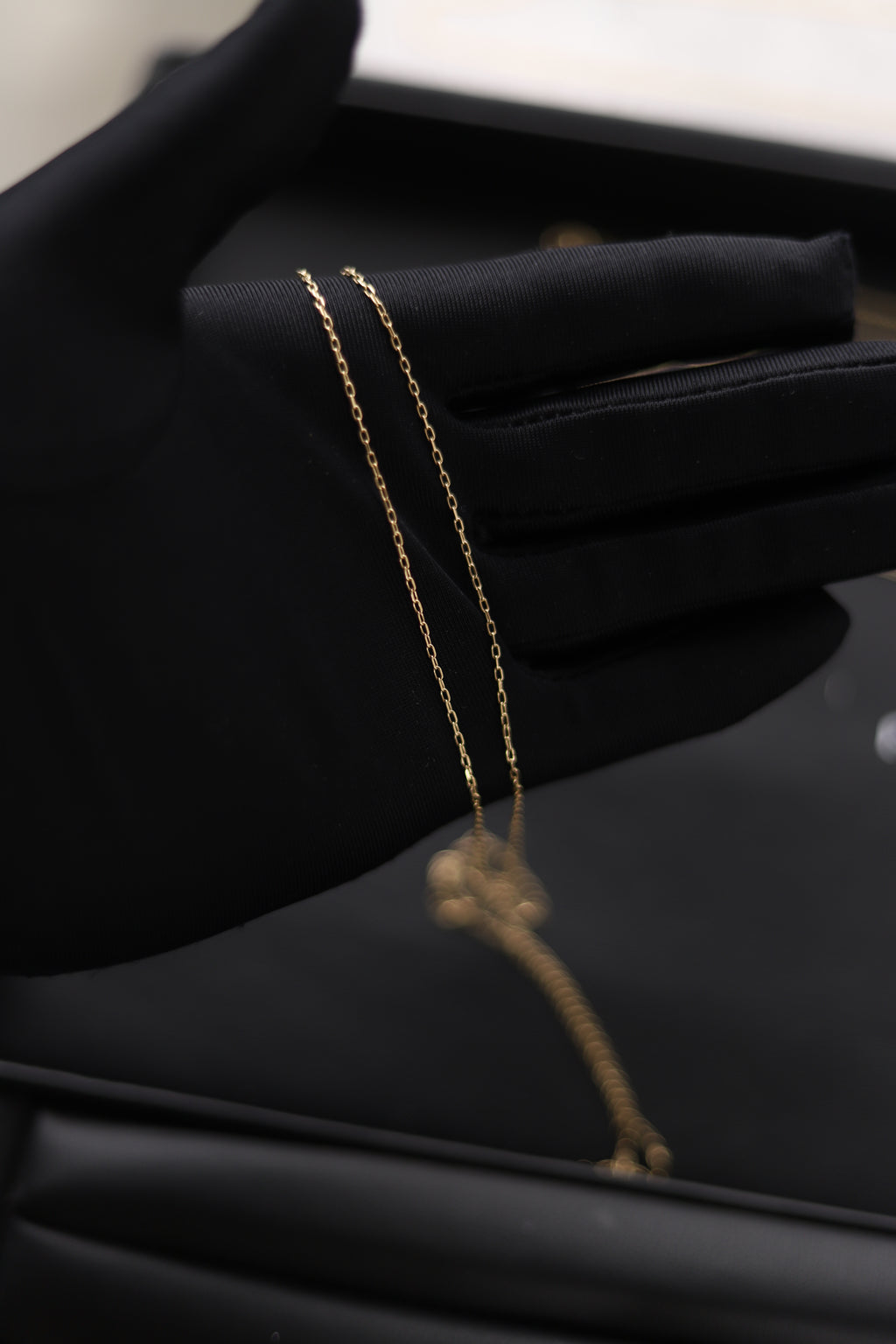 Cadena Silueta Dorada en oro 18kt