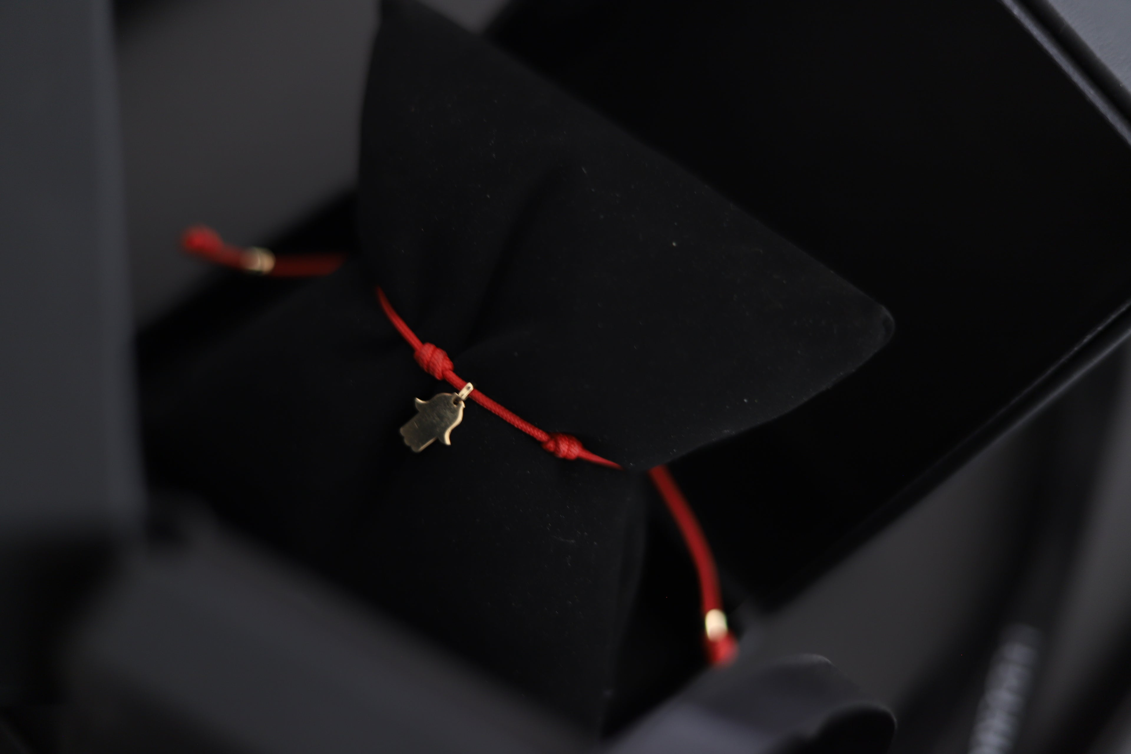 Pulsera mini hamnsa oro 18 kt