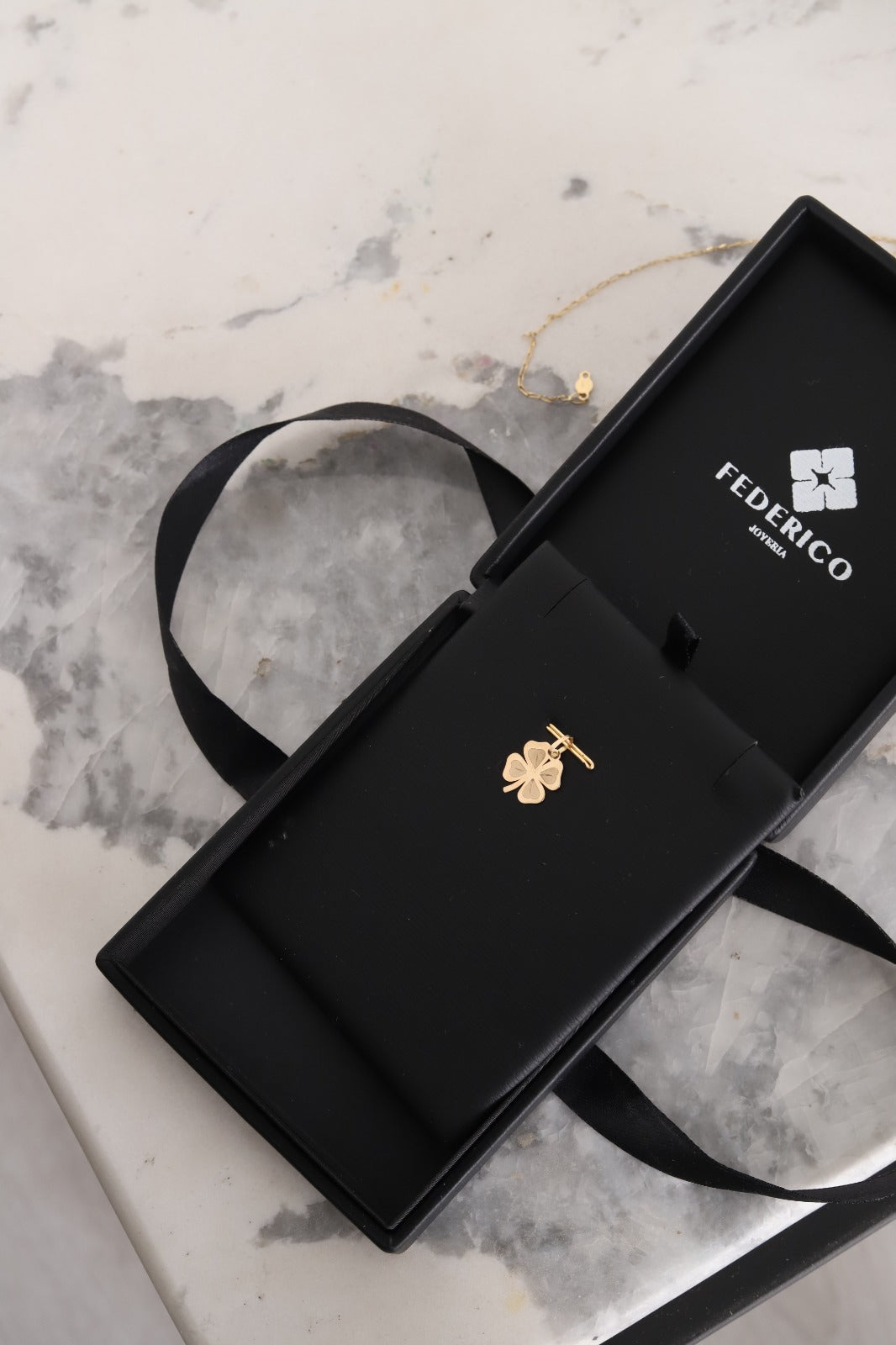 Dije trebol oro 18 kt
