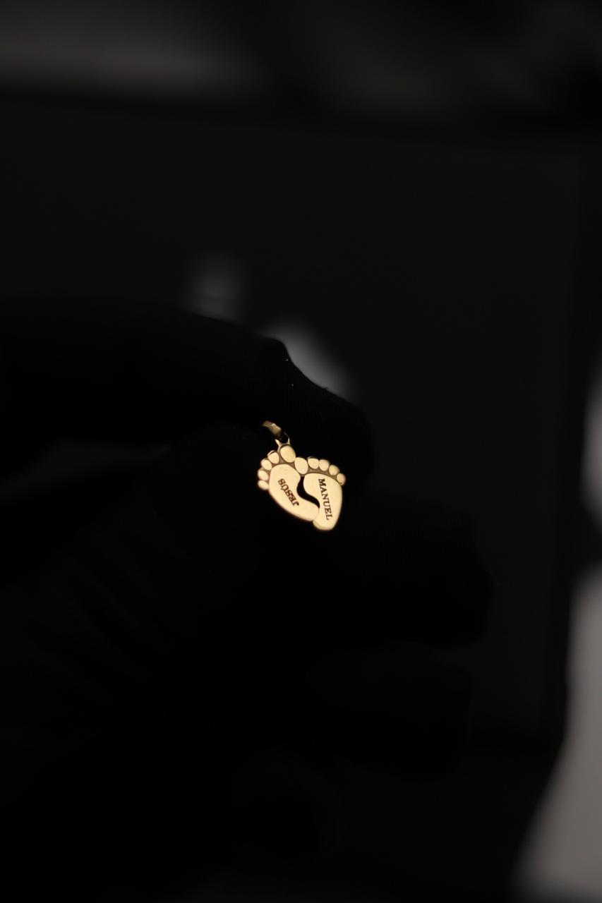 Dije huellas bebe oro 18 kt