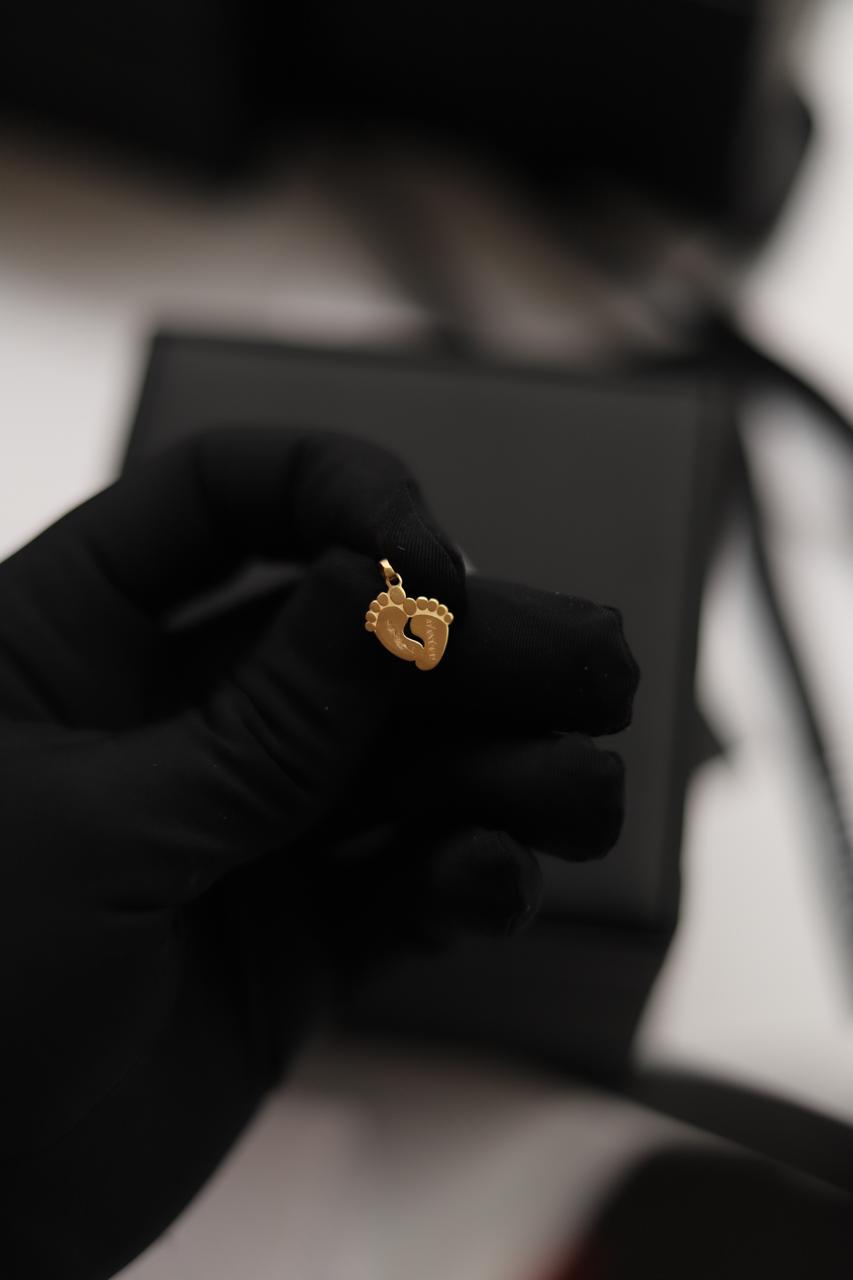 Dije huellas bebe oro 18 kt