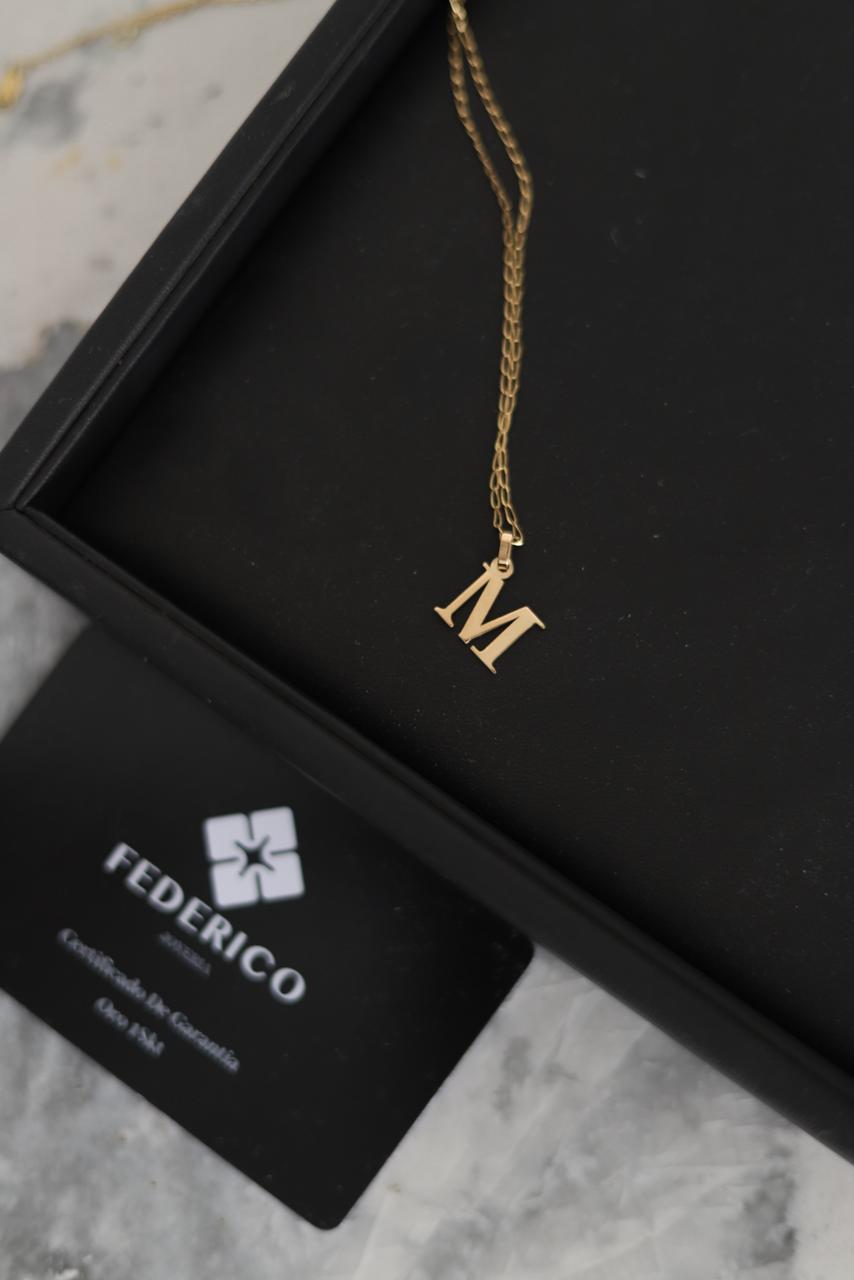 Dije inicial oro 18 kt
