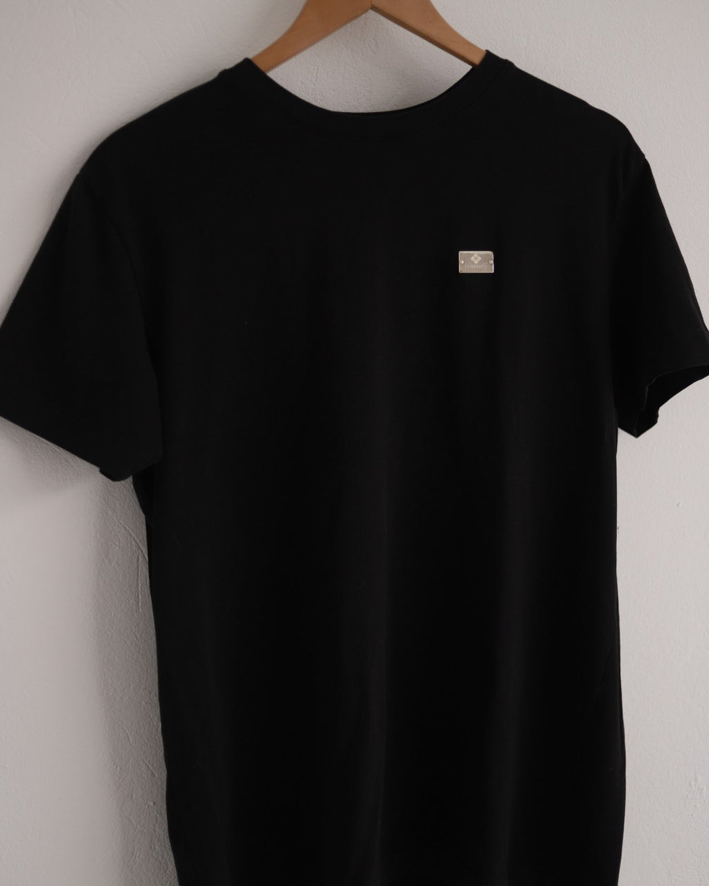 Camiseta en Plata logo frontal