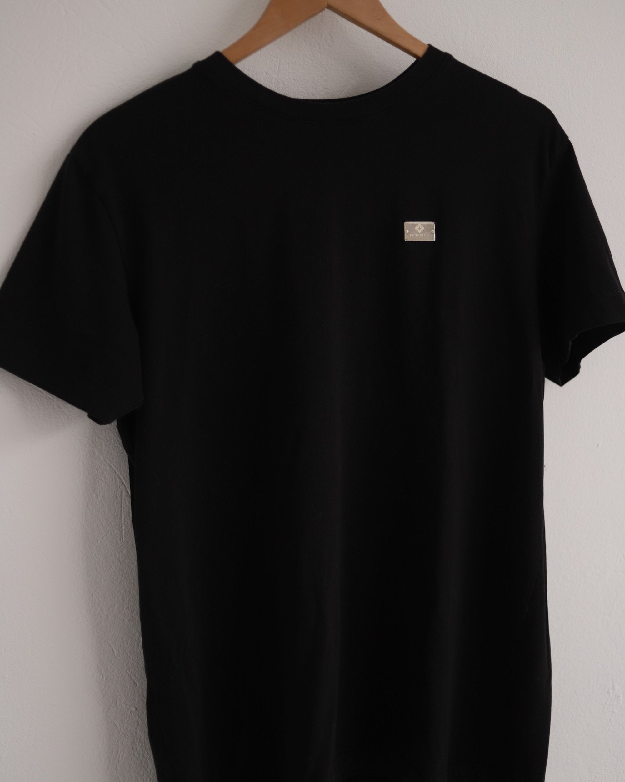 Camiseta en Plata logo frontal
