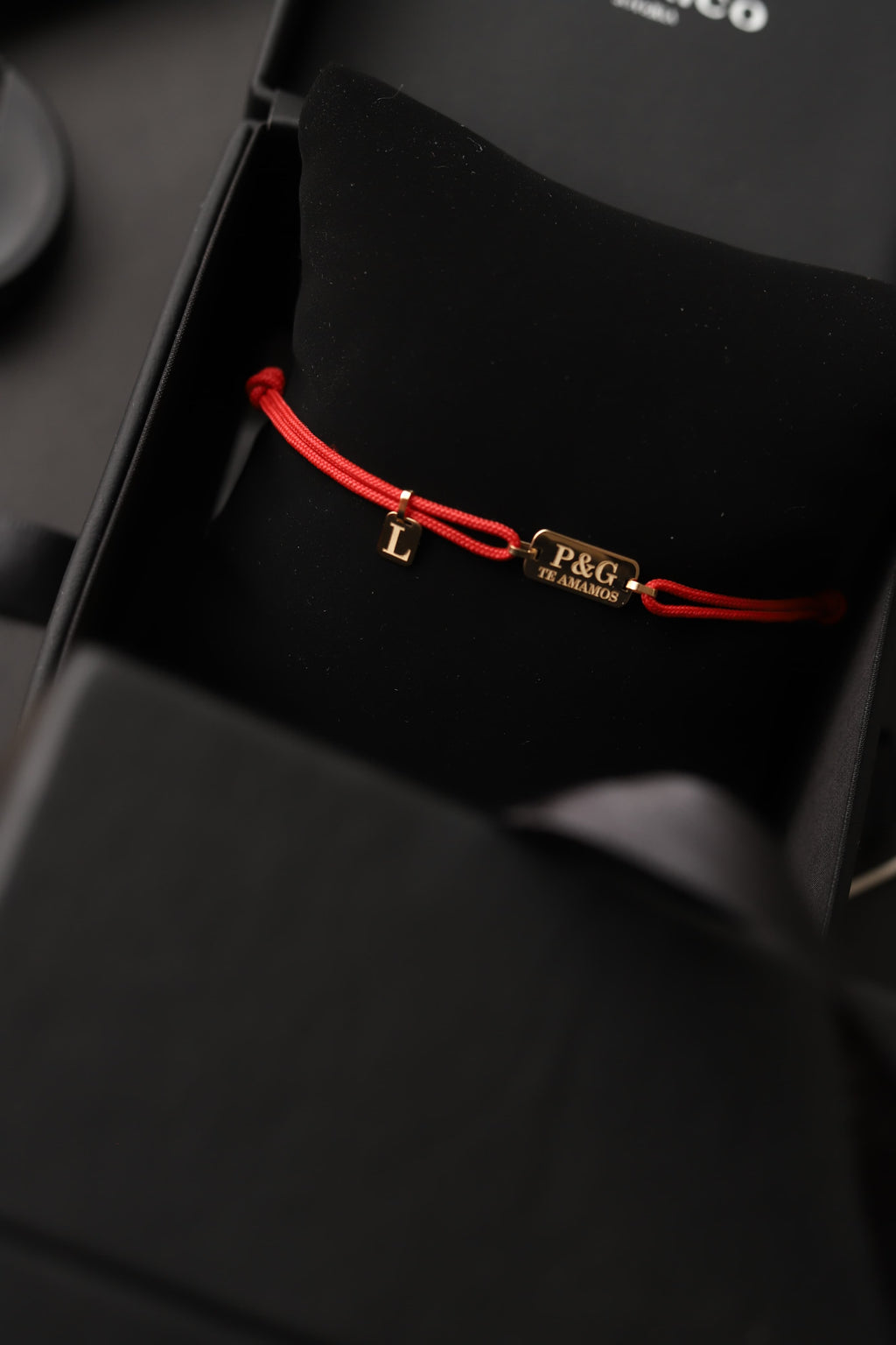 Inscripción dorada oro 18kt pulsera