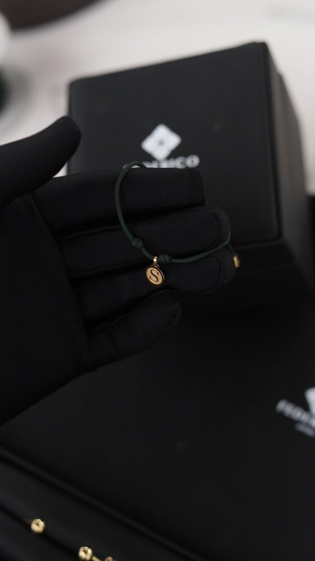 Inicial redonda bracalet oro 18kt