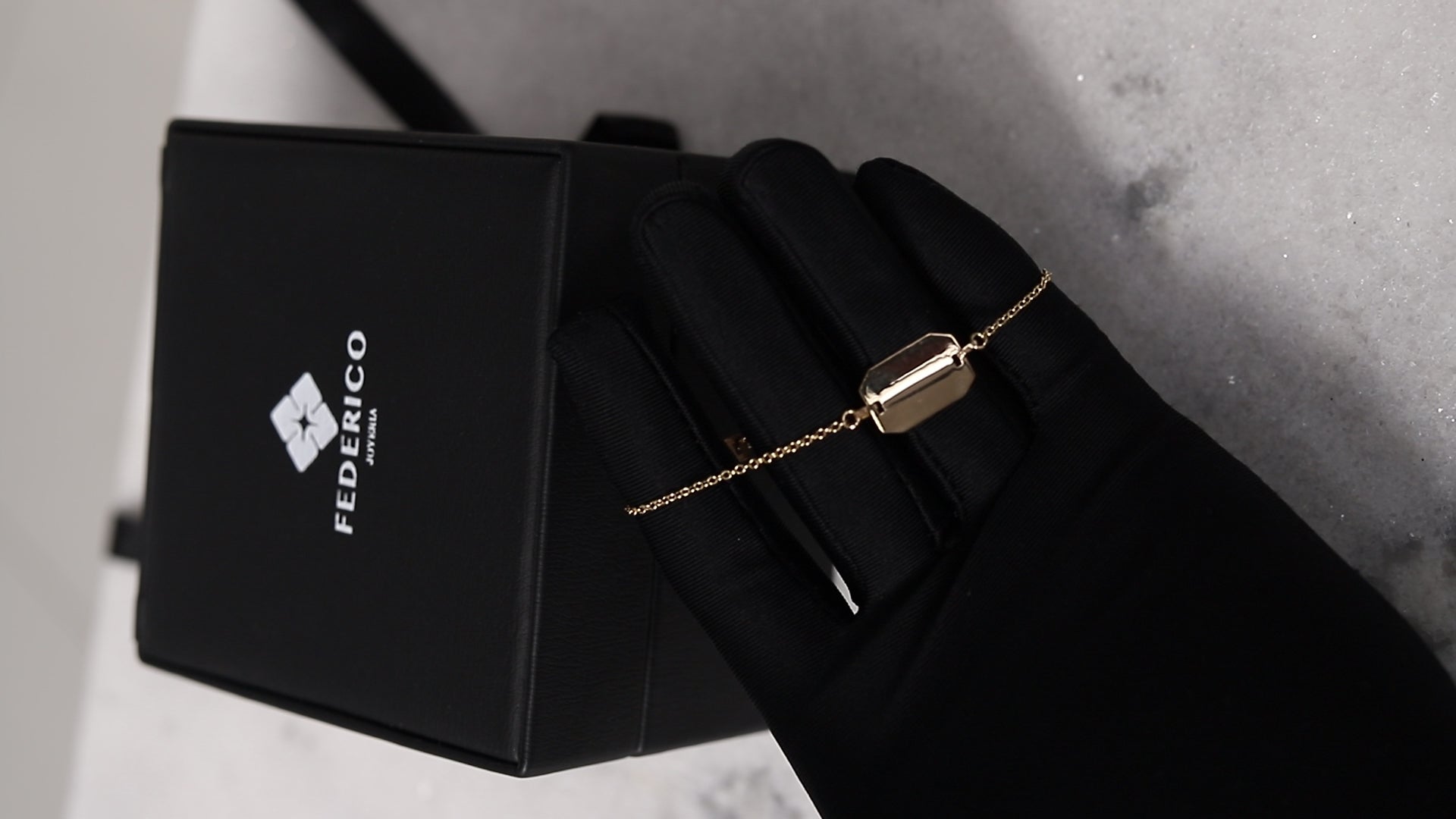 Pulsera Eros cadena oro 18 Kt