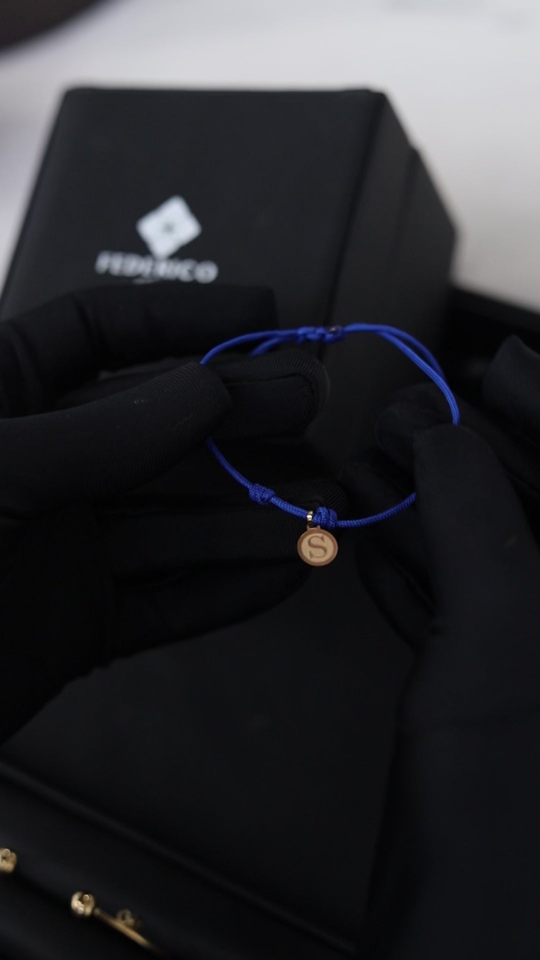Inicial redonda bracalet oro 18kt