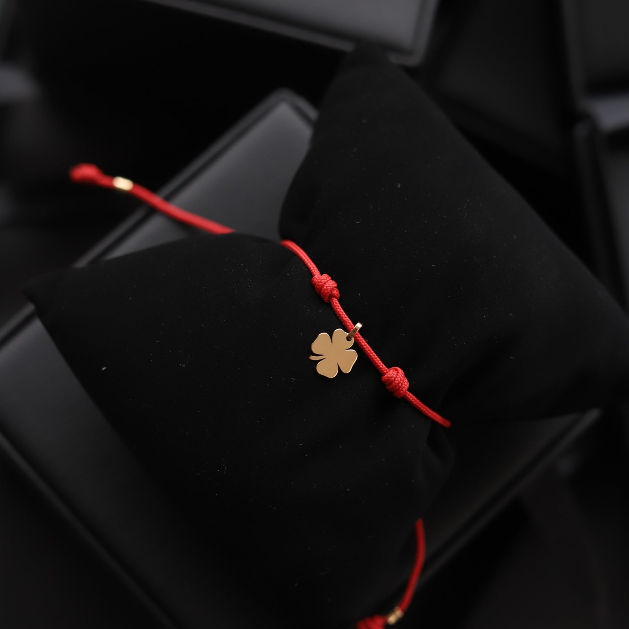 Pulsera mini trébol suerte oro 18 kt
